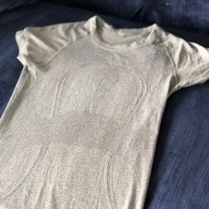 Lululemon Swiftly Tech Short Sleeve Crew 4 Lt Gry